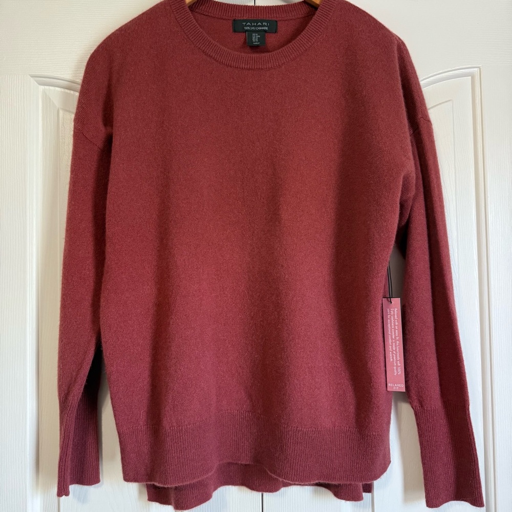 ❌SOLD❌Tahari 2-Ply Cashmere Sweater, Women’s size M, Relaxed fit, NWT